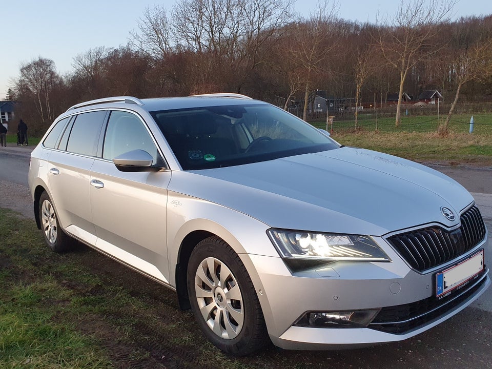 Skoda Superb 2,0 TDi 150 Business Executive Combi DSG 5d