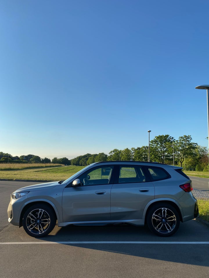 BMW iX1 xDrive30 Fully Charged M-Sport 5d