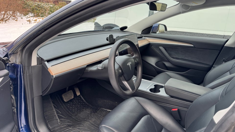 Tesla Model 3 Standard Range+ RWD 4d