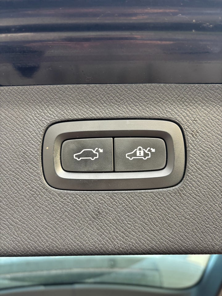 Volvo XC90 2,0 T8 407 Momentum aut. AWD 7prs 5d