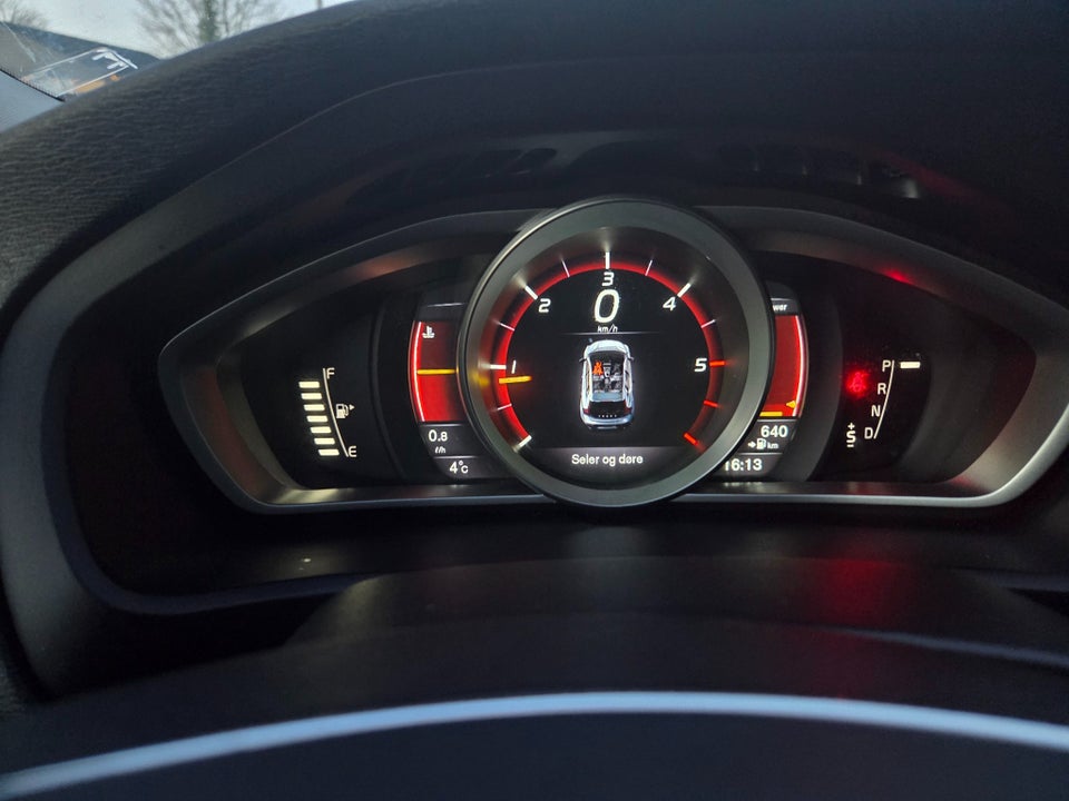 Volvo V40 CC 2,0 D3 150 Summum aut. 5d