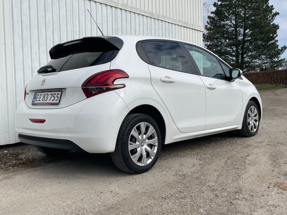 Peugeot 208 1,6 BlueHDi 100 Allure Sky 5d