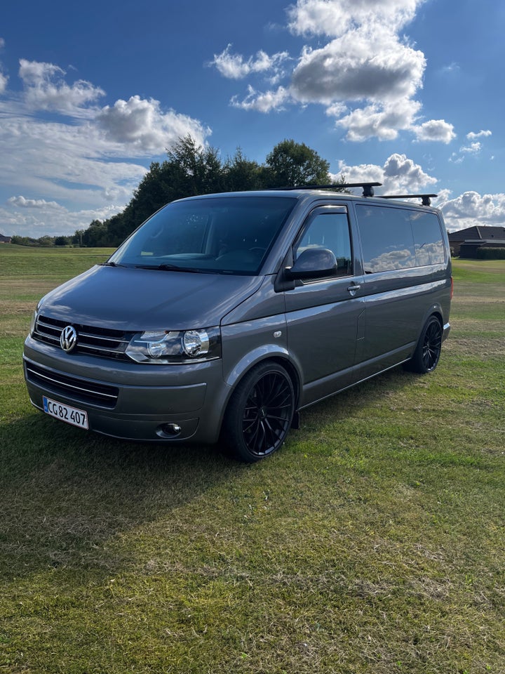 VW Multivan 2,0 TDi 140 Highline kort 4d