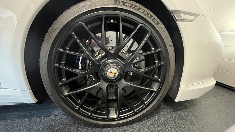 Porsche 911 Turbo S 3,8 Coupé PDK 2d