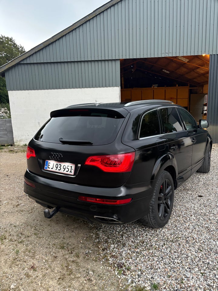 Audi Q7 3,0 TDi quattro Tiptr. 7prs 5d