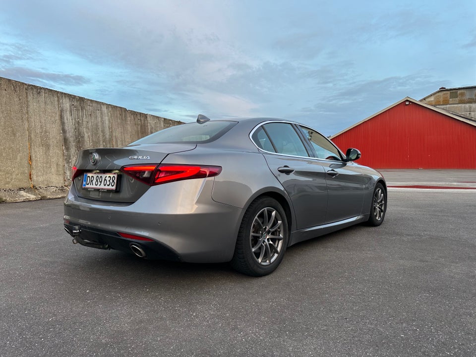 Alfa Romeo Giulia 2,2 JTD 180 Super aut. 4d