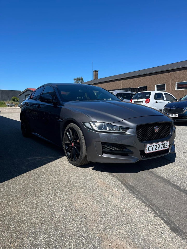 Jaguar XE 2,0 D180 R-Sport aut. 4d