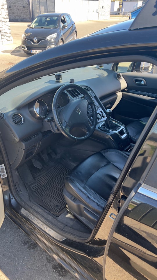 Peugeot 5008 2,0 HDi 150 Premium 7prs 5d