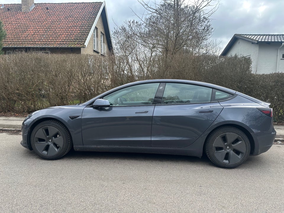 Tesla Model 3 Long Range AWD 4d