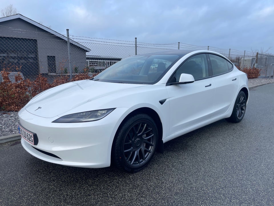Tesla Model 3 RWD 4d