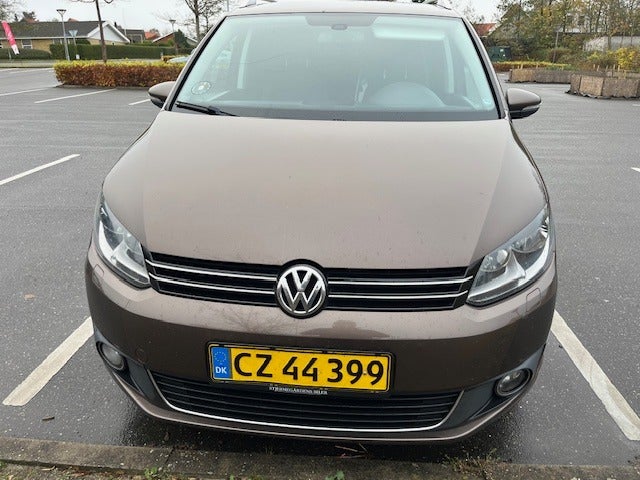 VW Touran 2,0 TDi 140 Highline DSG BMT Van 5d