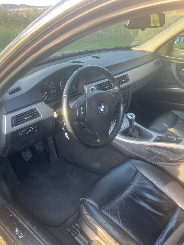 BMW 325i 2,5  4d