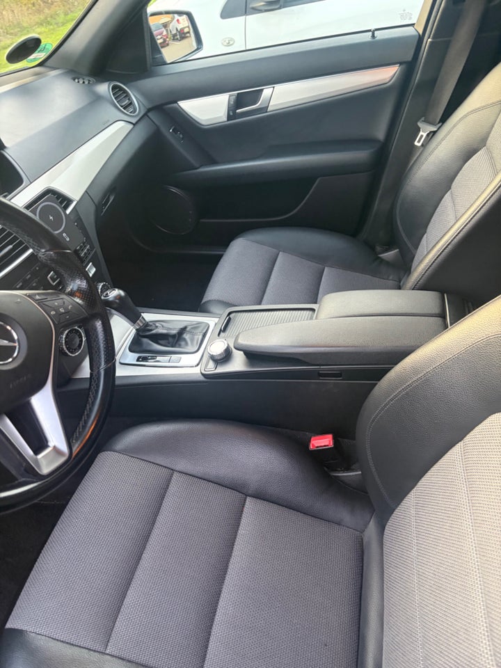 Mercedes C220 2,2 CDi Avantgarde stc. aut. BE 5d