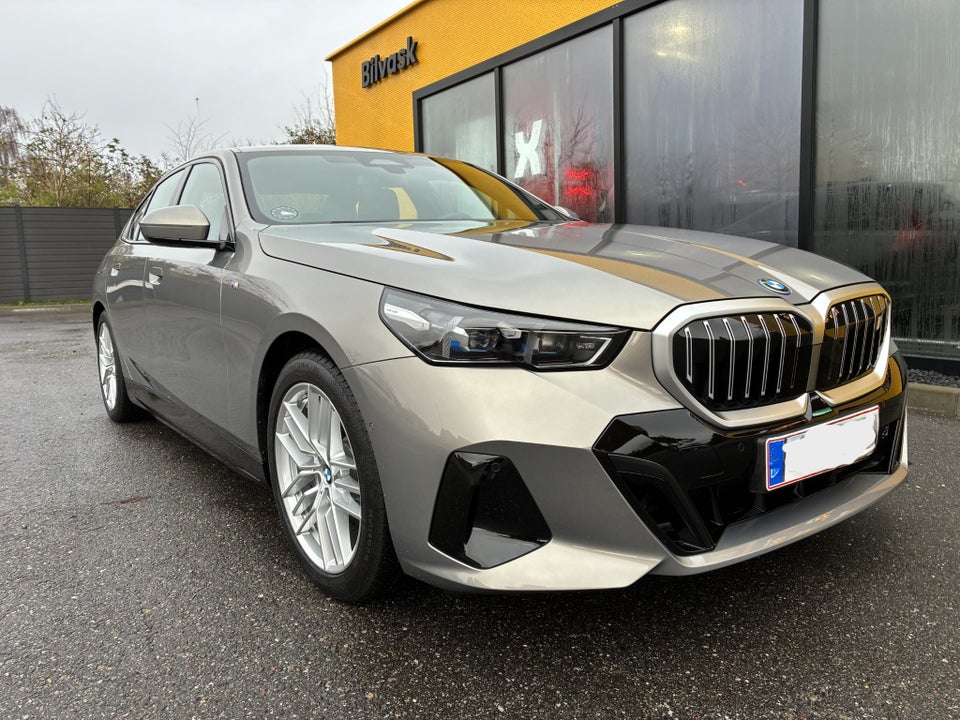 BMW i5 eDrive40 M-Sport 4d
