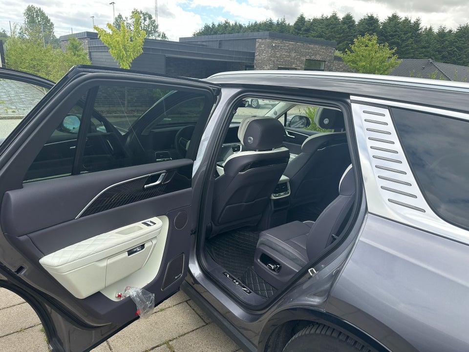 Hongqi E-HS9 99 Exclusive 5d