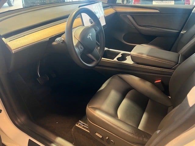 Tesla Model Y Long Range AWD 5d
