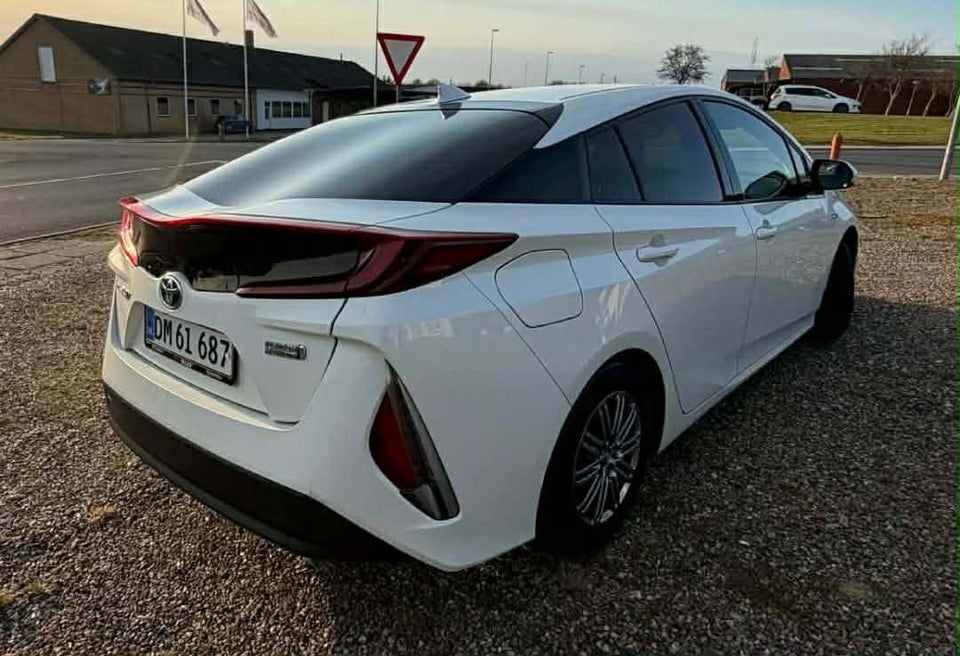 Toyota Prius 1,8 Plug-in Hybrid H3 MDS 5d