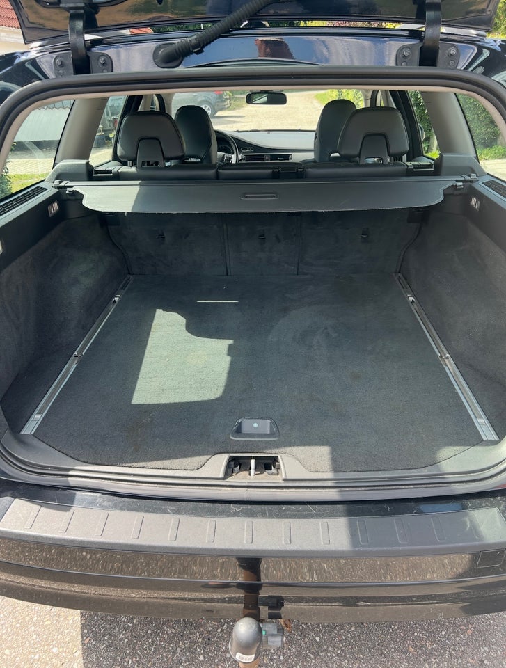 Volvo V70 2,5 T 230 Summum aut. 5d