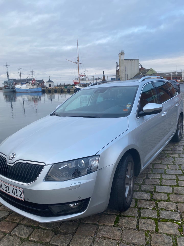 Skoda Octavia 1,8 TSi 180 Elegance Combi DSG 5d