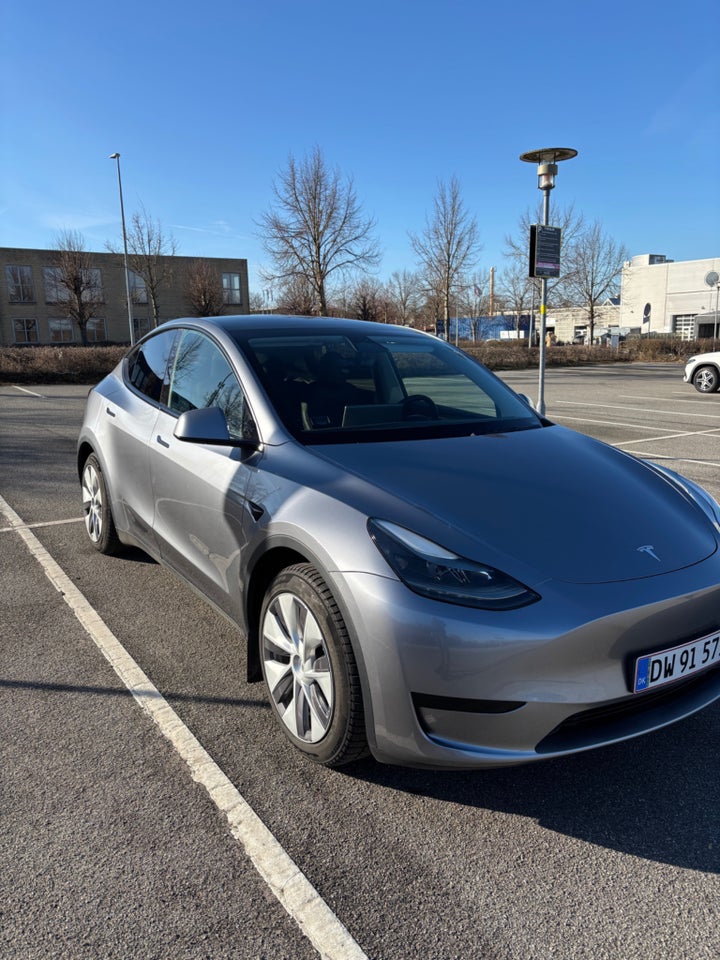 Tesla Model Y RWD 5d