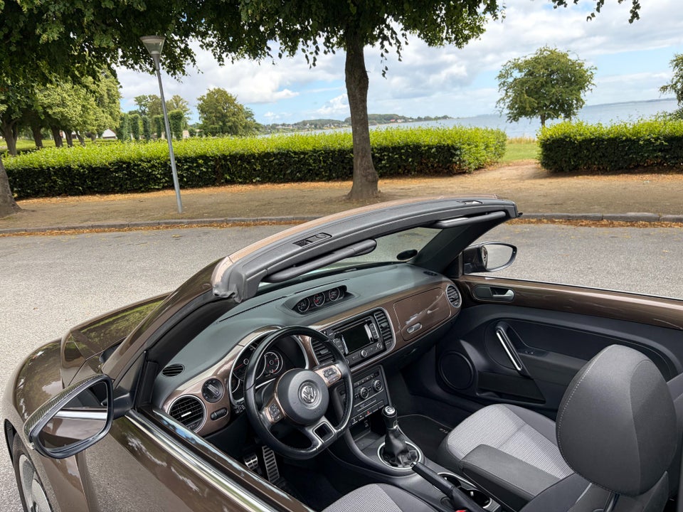 VW The Beetle 1,2 TSi 105 Design Cabriolet BMT 2d