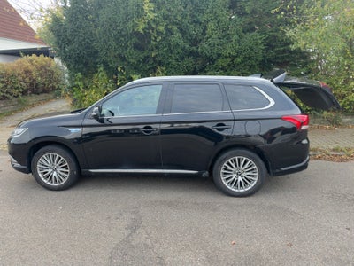 Mitsubishi Outlander 2,4 PHEV Instyle CVT 4WD 5d