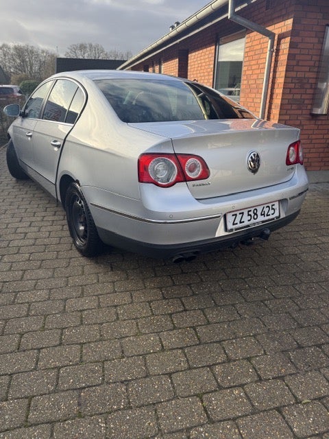VW Passat 2,0 TDi 140 Trendline DSG 4d