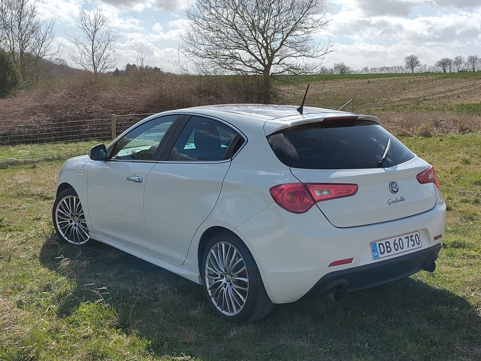 Alfa Romeo Giulietta 1,75 TBi Quadrifoglio Verde 5d