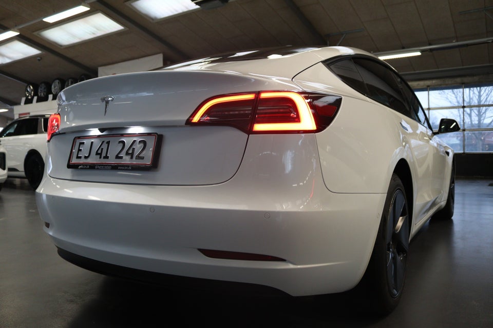 Tesla Model 3 Standard Range+ RWD 4d