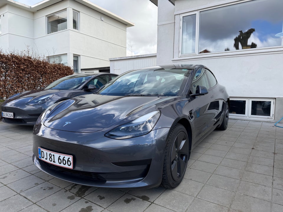Tesla Model 3 Standard Range+ RWD 4d