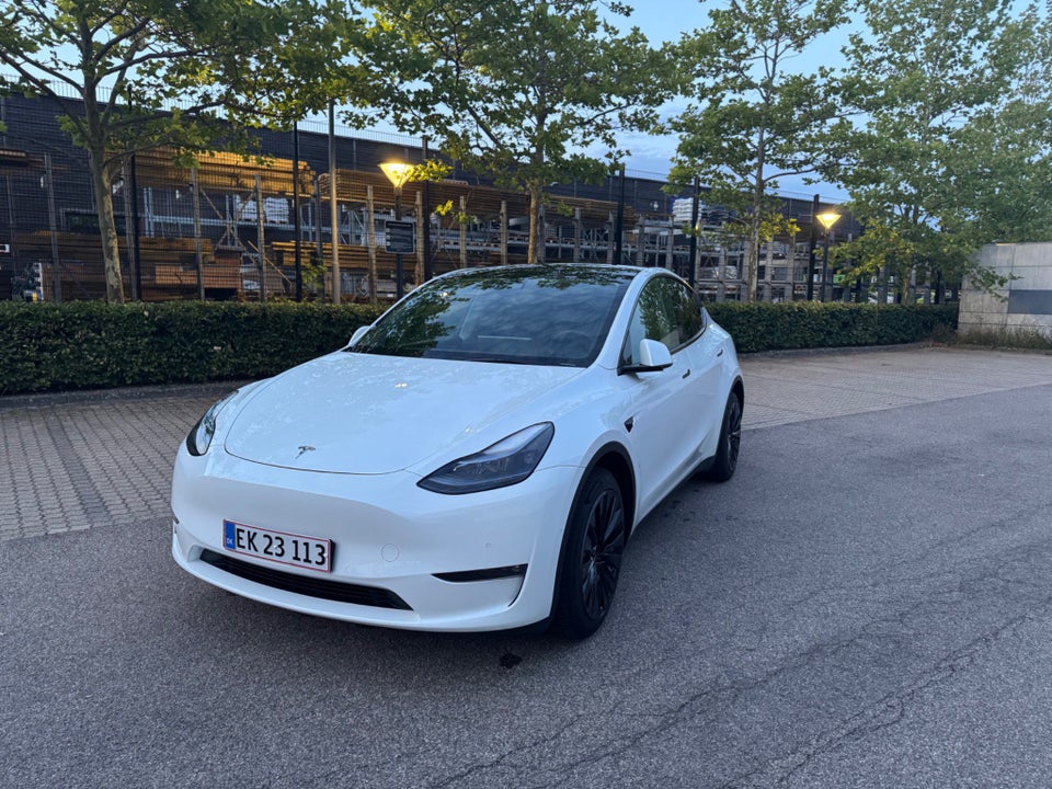 Tesla Model Y Long Range AWD 5d