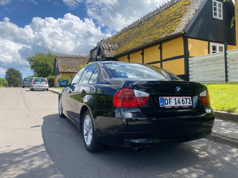 BMW 318i 2,0  4d