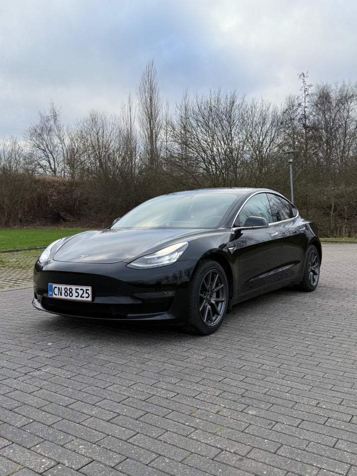 Tesla Model 3 Long Range AWD 4d