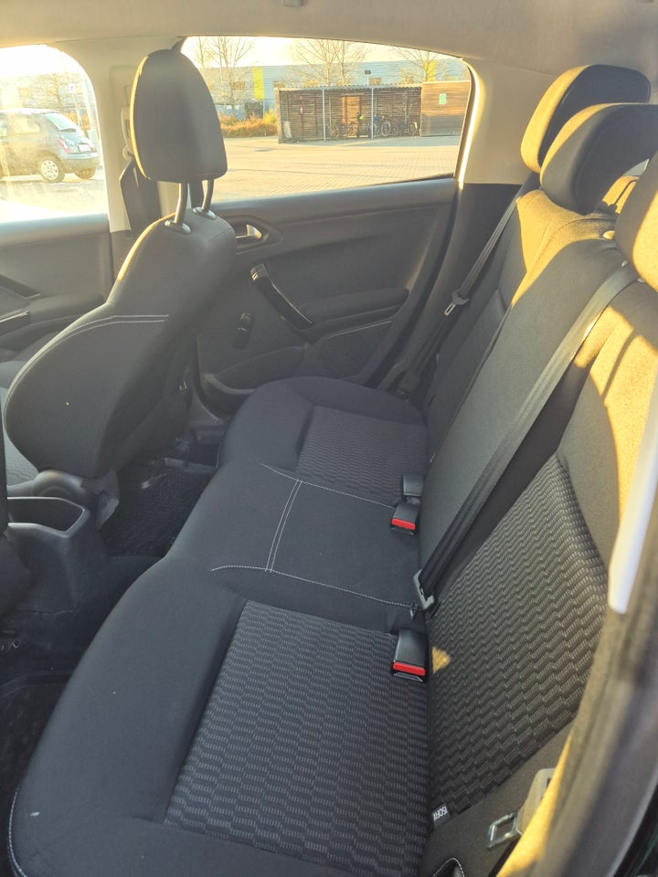 Peugeot 208 1,2 PureTech 82 Envy 5d