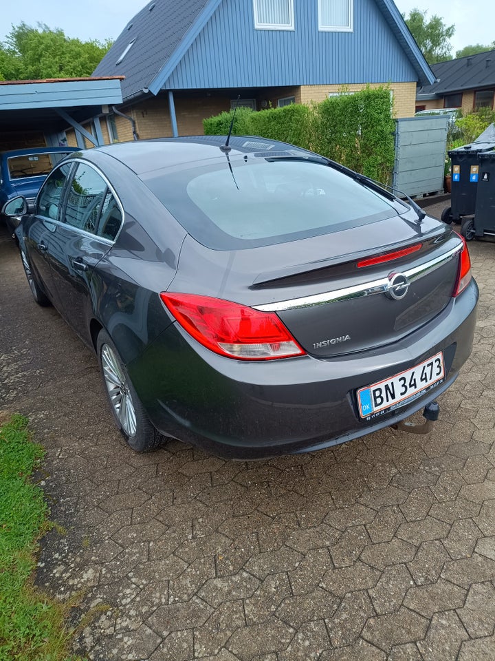 Opel Insignia 1,8 Edition 5d