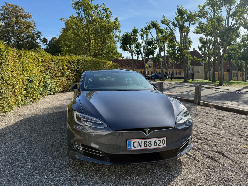 Tesla Model S Standard Range AWD 5d