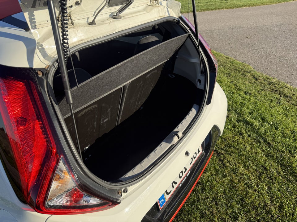 Toyota Aygo 1,0 VVT-i x-style 5d