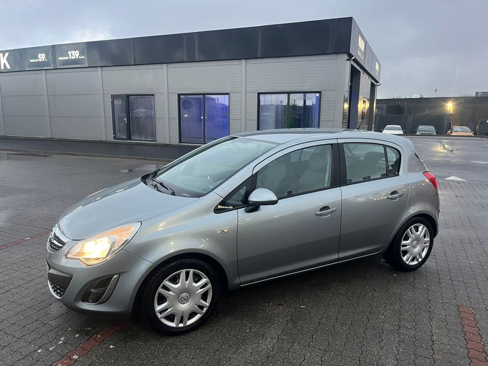 Opel Corsa 1,4 16V Cosmo 5d
