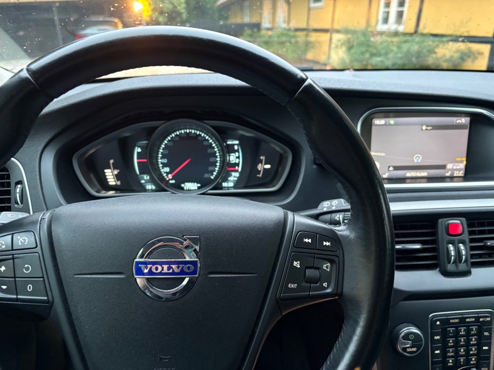 Volvo V40 2,0 D3 150 Kinetic 5d