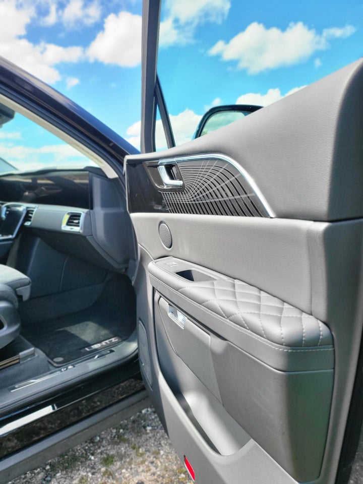 Hongqi E-HS9 99 Premium 5d