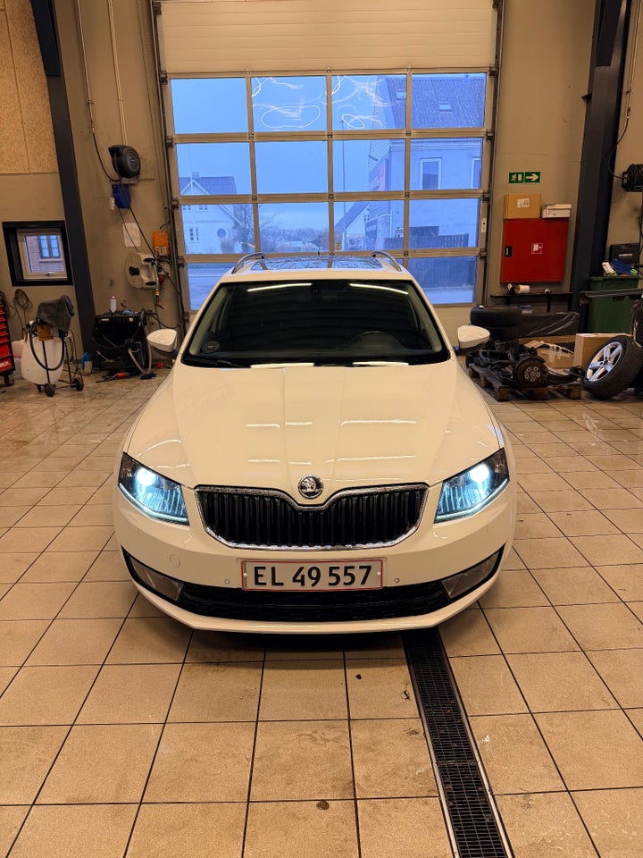 Skoda Octavia 2,0 TDi 150 Elegance DSG 5d