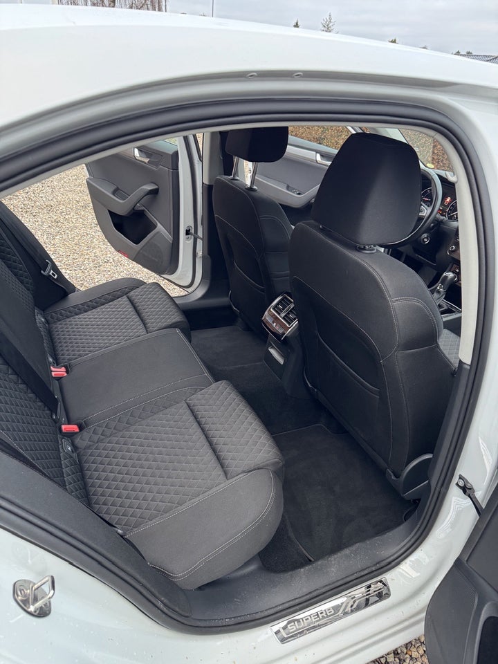 Skoda Superb 1,6 TDi 120 Style DSG 5d