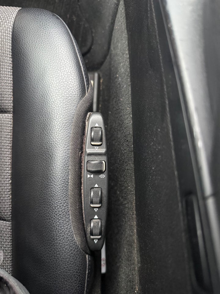 Mercedes C200 2,2 CDi AMG Line stc. 5d