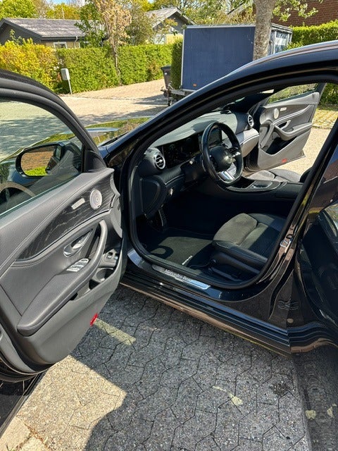 Mercedes E300 e 2,0 AMG Line stc. aut. 5d