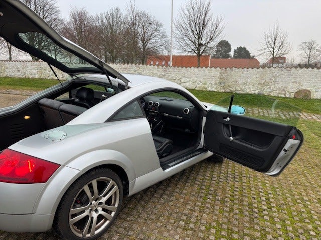 Audi TT 1,8 T 180 Coupé 2d