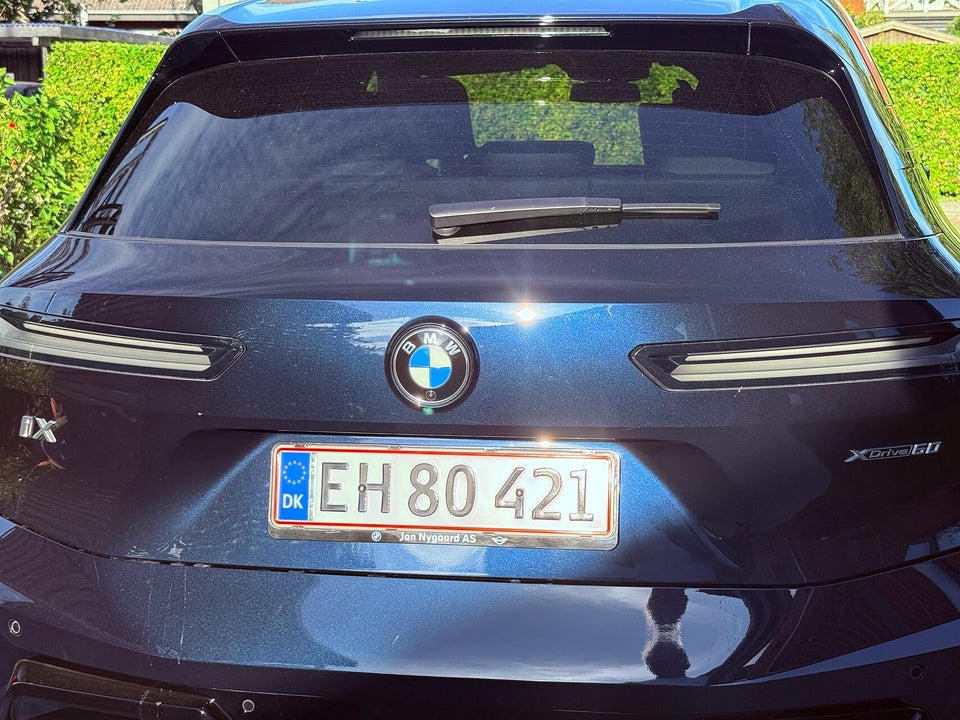 BMW iX xDrive60 Fully Charged 5d