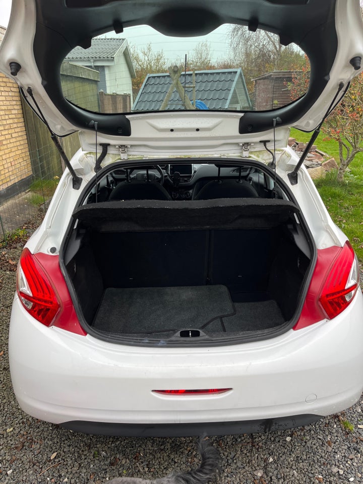 Peugeot 208 1,2 VTi Access 5d