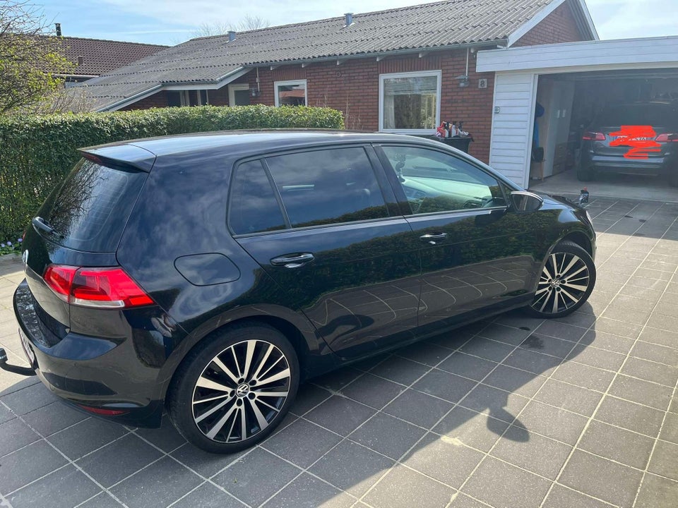 VW Golf VII 1,6 TDi 105 Highline Variant DSG BMT 5d