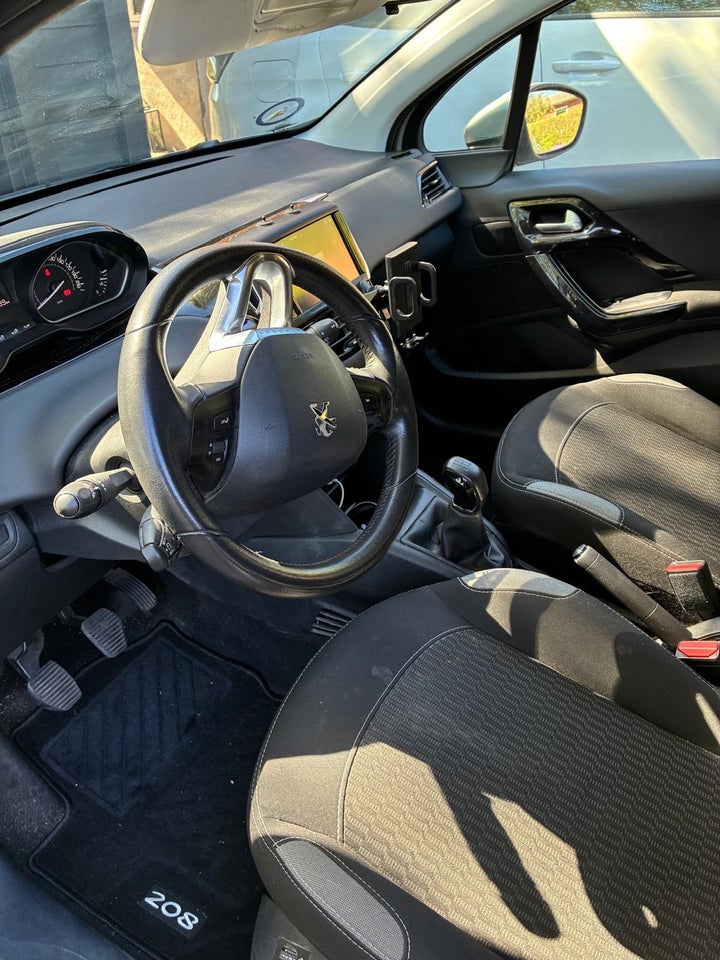 Peugeot 208 1,6 BlueHDi 100 More+ 5d