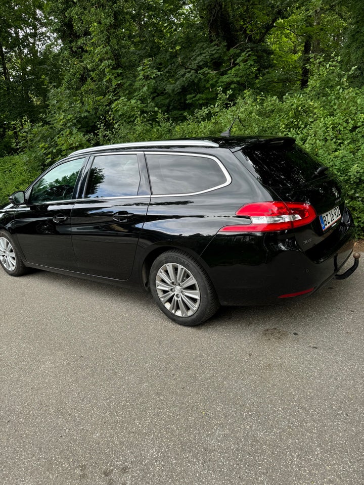 Peugeot 308 1,6 BlueHDi 120 Edition+ 5d